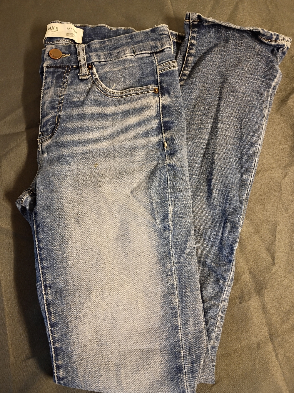 BKE Women's  Faded Blue Slim Straight Jeans